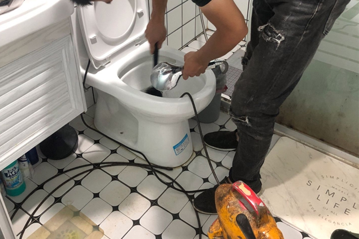 市中疏通下水道